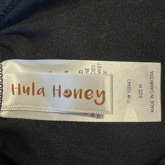 Hula Honey Black ribbed one piece‎ cutout swimsuit size medium - Picture 9 of 14